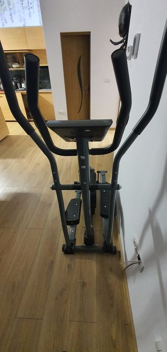 Bicicleta eliptica TUNTURI Cardio Fit C30