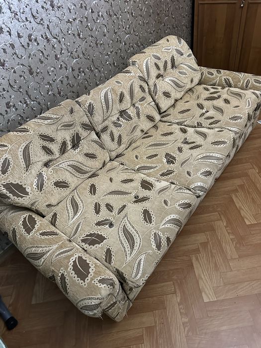 Продается диван.