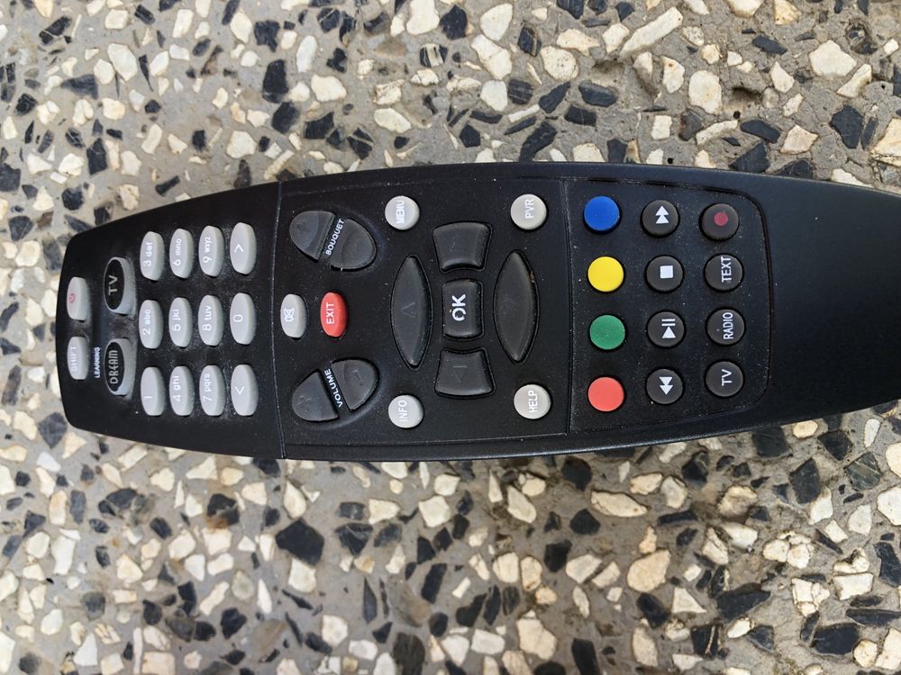 Продавам сателитен приемник Dreambox 800 HD PVR