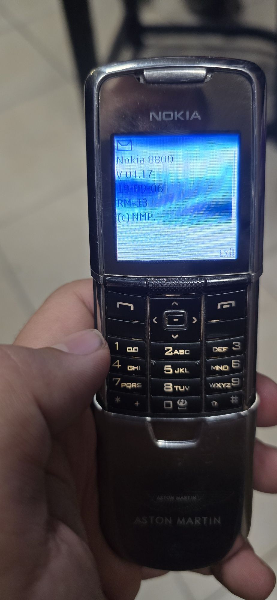 Nokia 8800 Classic и Nokia 8800 Sirocco