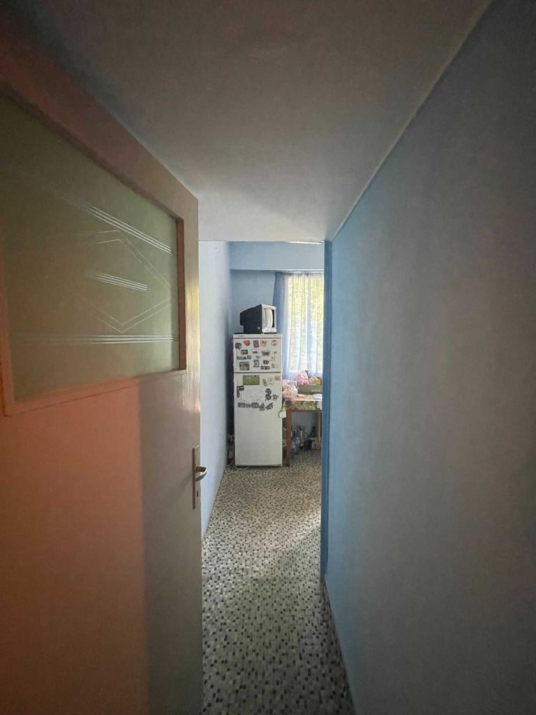 Продава се Двустаен апартамент в София, Света Троица - 69 кв.м за 1914 €/кв.м - Снимка #2