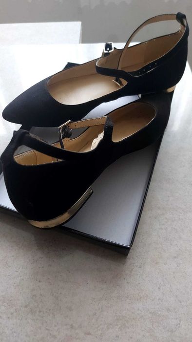 Стилни дамски обувки