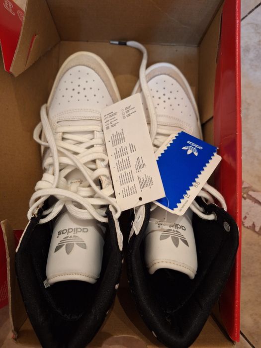 Маратонки,,Адидас'',чисто нови,високи,естествена кожа,номер 38