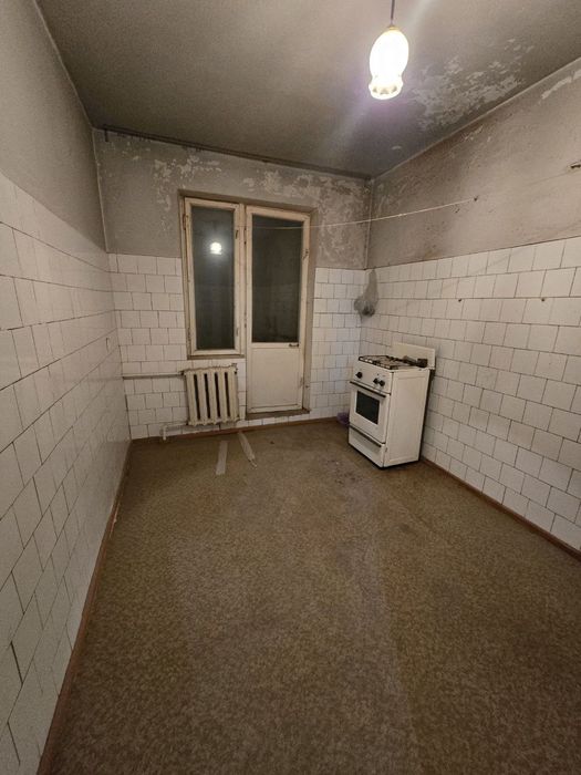 2 xonali arzon kvartira sotiladi. Zakanal.