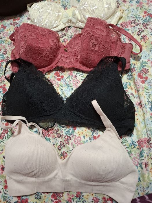 Продавам сутиени 75б