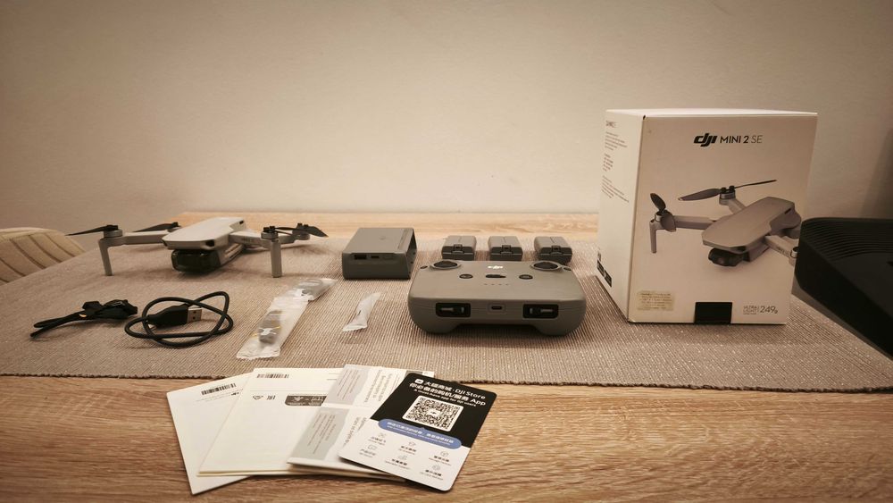 Vand drona DJI mini 2 SE Fly more combo
