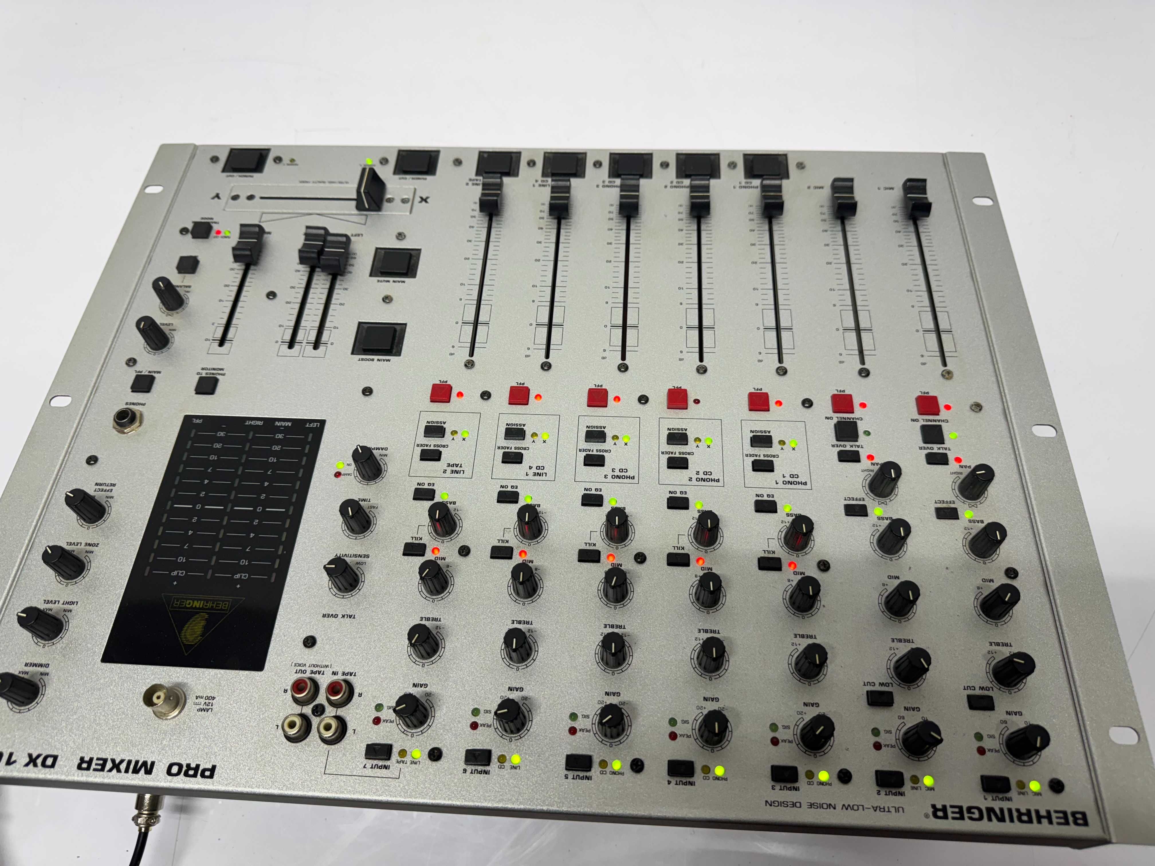 Аудио миксер/пулт - Behringer Pro mixer DX 1000