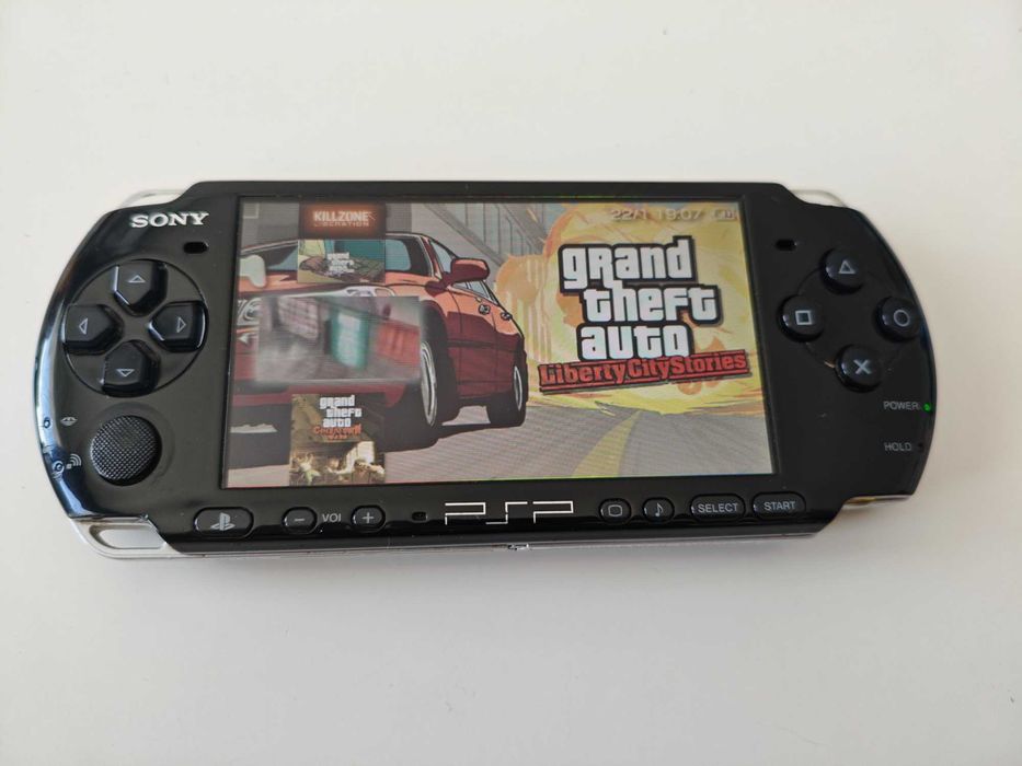 Sony PSP 3000 Playstation Portable - качени много игри