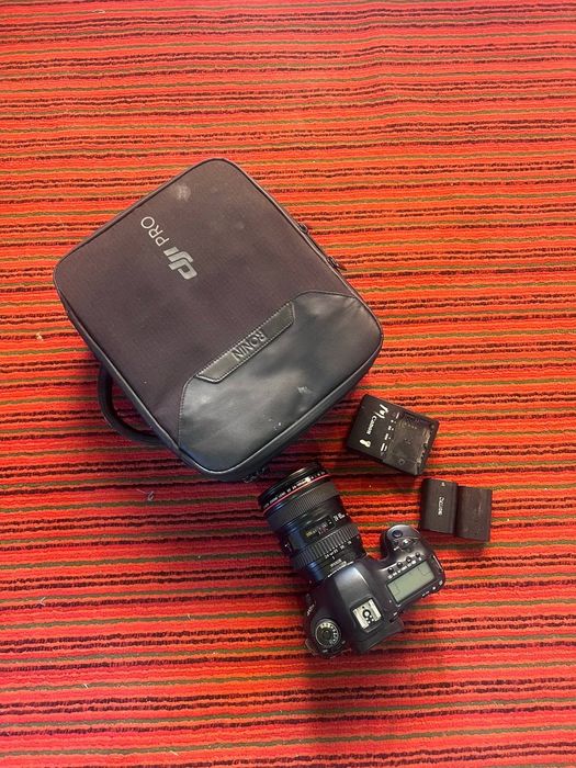 Canon 5D Mark ||| sifat va holati kafolatlanadi Ishonch eng muhumi