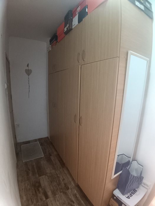 Гардероб с 4 врати и надстройка