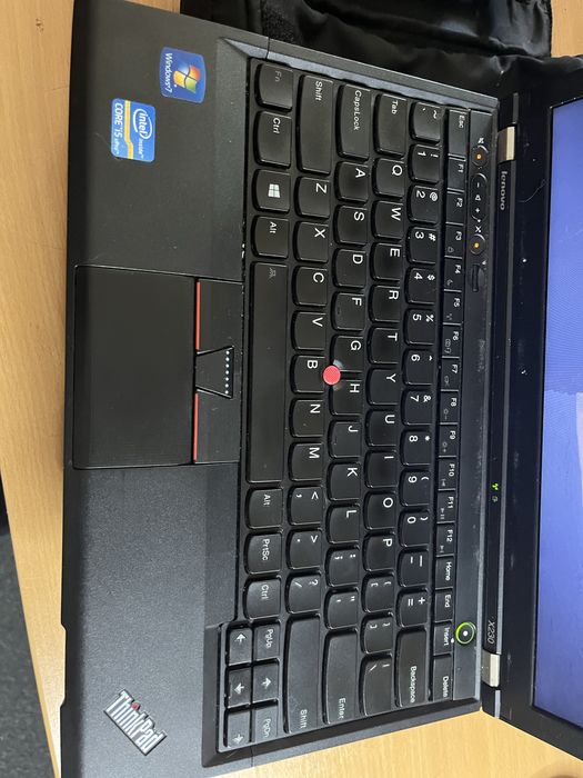 Laptop lenovo x230, I5, 8 gb ram , ssd 240, mouse, geanta.