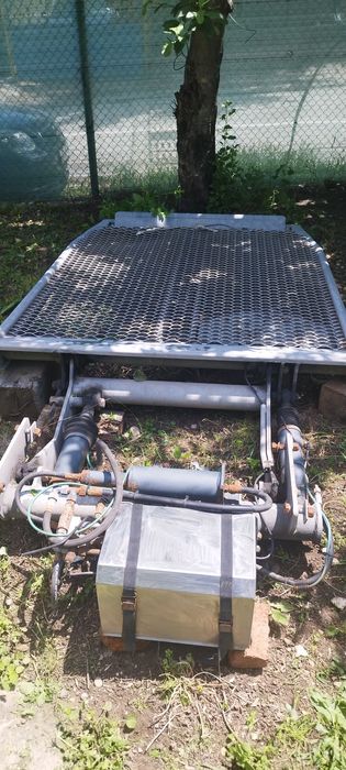 Падащ борд работещ свален от Мерцедес Спринтер