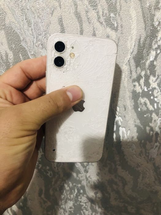 Iphone 12 sotiladi zapchaska