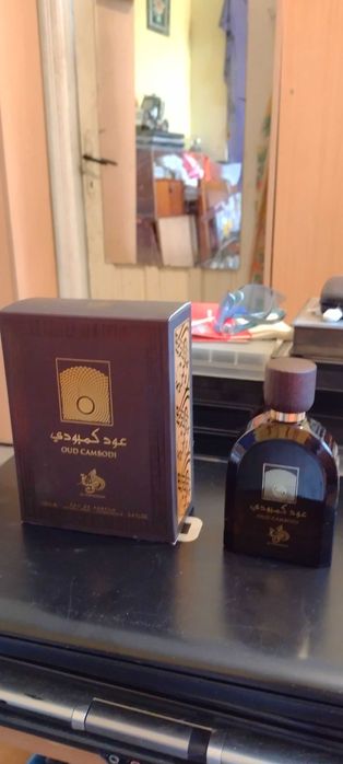 Vând parfum made în u.a.e qud cambodi 100 ml.e