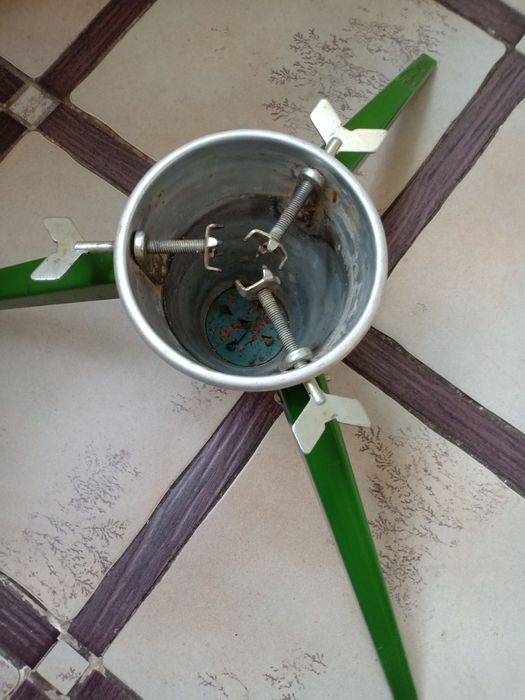 Подставка под елку