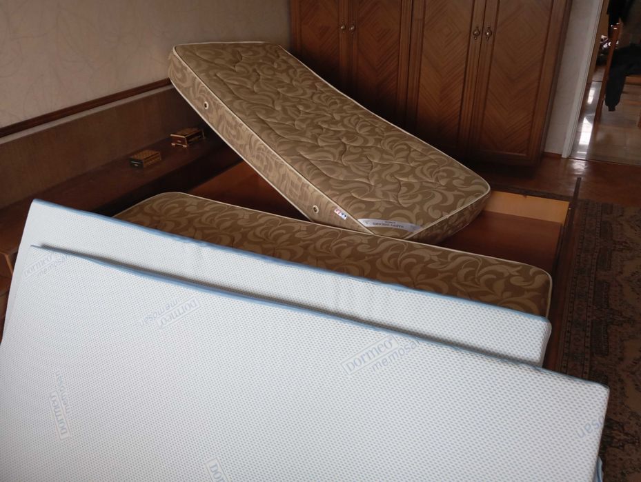 Продавам 4 броя матраци - общо 40 лева