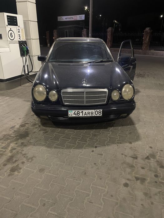 Mercedes Benz w210