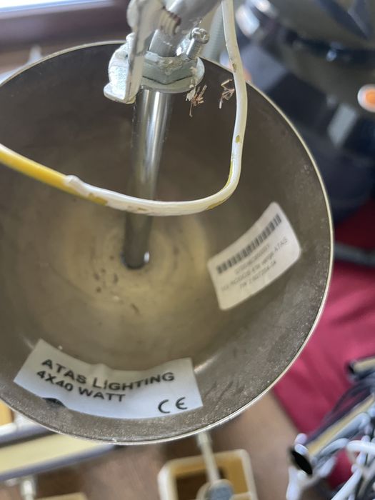 Candelabru de vanzare becuri led