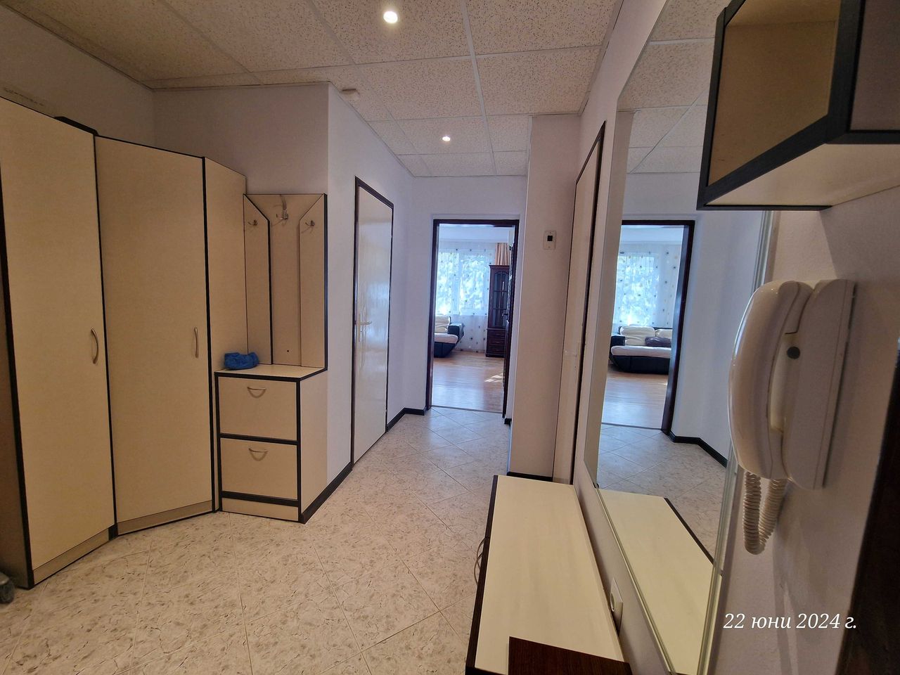 Продава се Тристаен апартамент в Варна, Спортна зала - 118 кв.м за 2204 €/кв.м - Снимка #13
