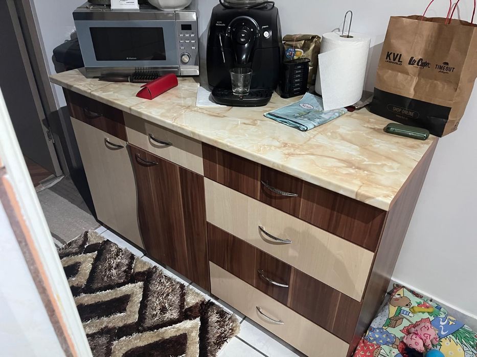 Vand mobila living, si bucatarie