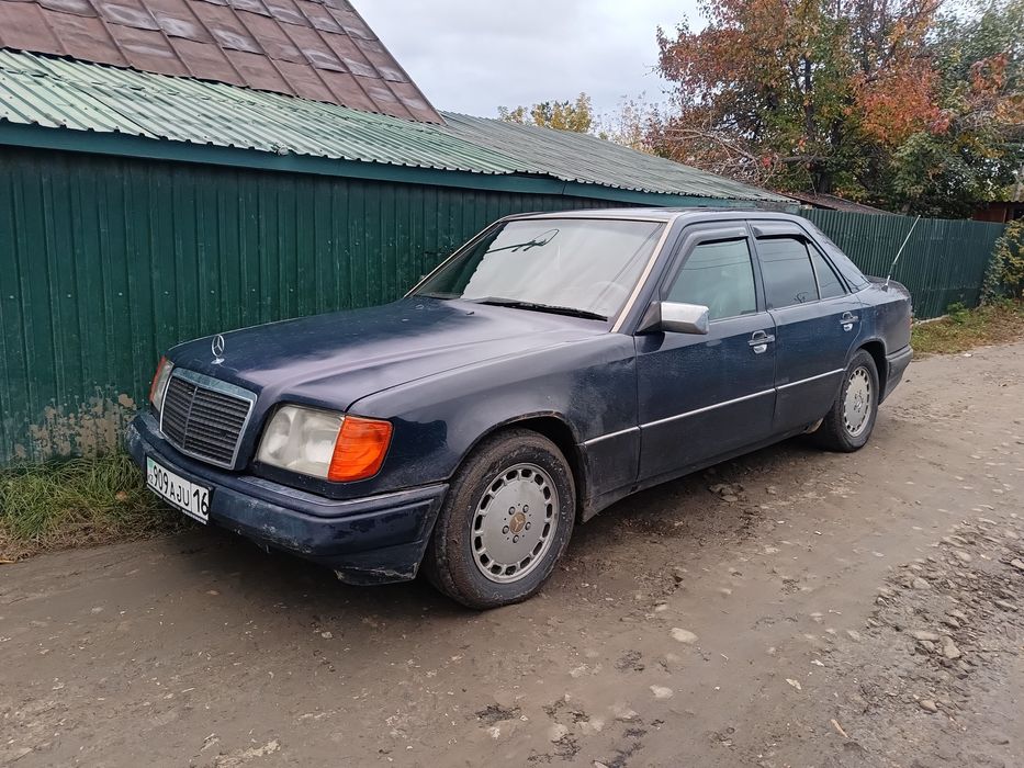 Mercedes-Benz 124 Е 200