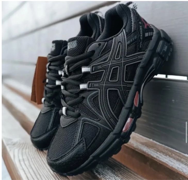 Продам кроссовки Asics Абсолютно новые