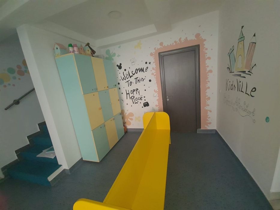 Vand set vestiare copii