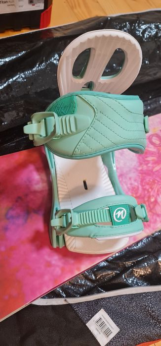 Snowboard Nitro Mystique + legături Nitro Rythm