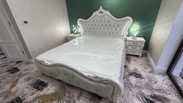 pat si noptire lemn masiv alb auriu