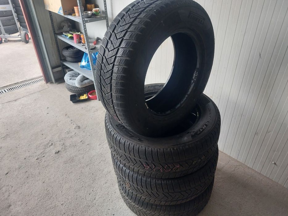 135 lei bucata! Set anvelope M+S/IARNA 235 65 17 Pirelli
