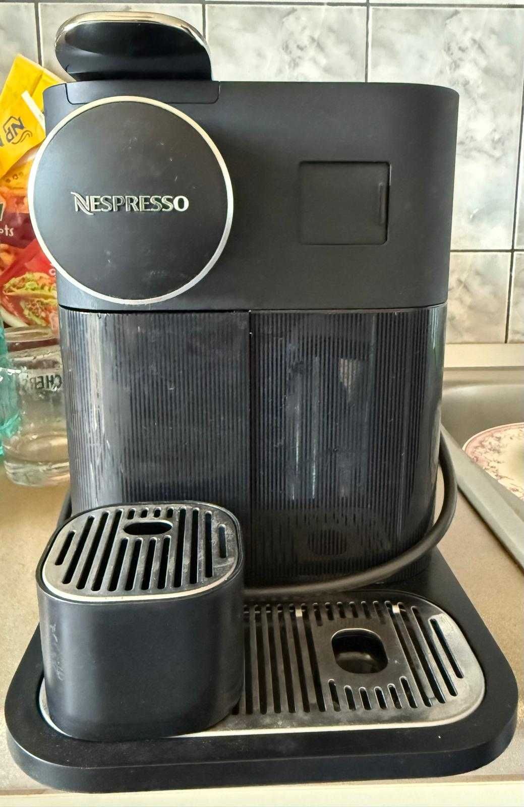 Espressor expresor capsule NESPRESSO Gran Lattissima EN640 1400W negru