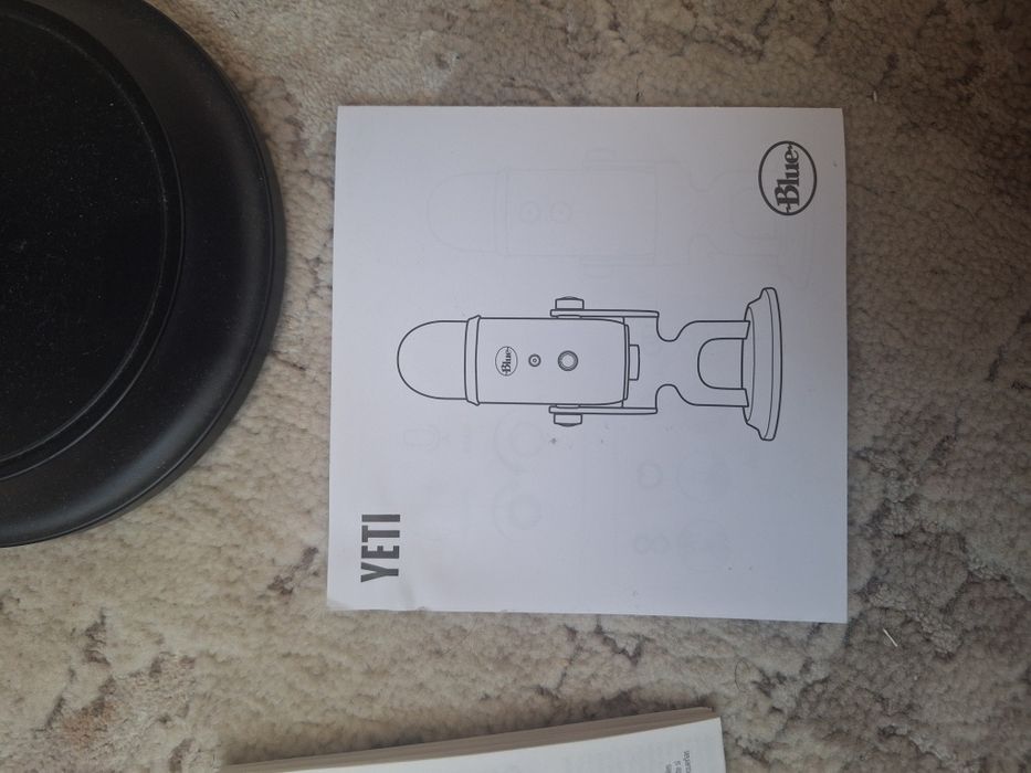 Vand microfon blue yeti ca nou