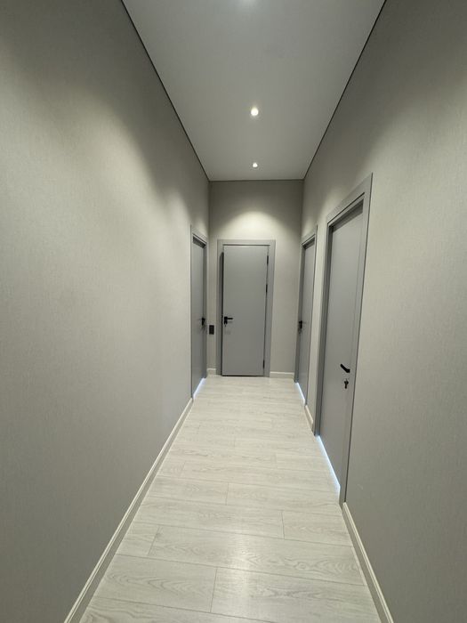 Срочно продается 2х ком., кв., на литературном 2/9/9 58м2