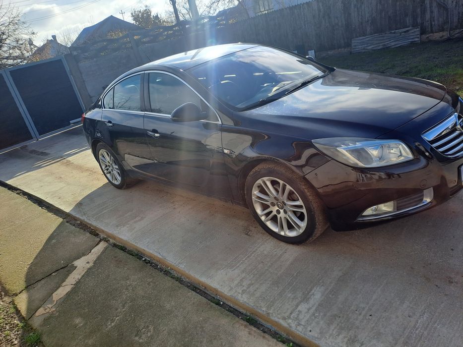 Vând Opel insignia 2.0cdti