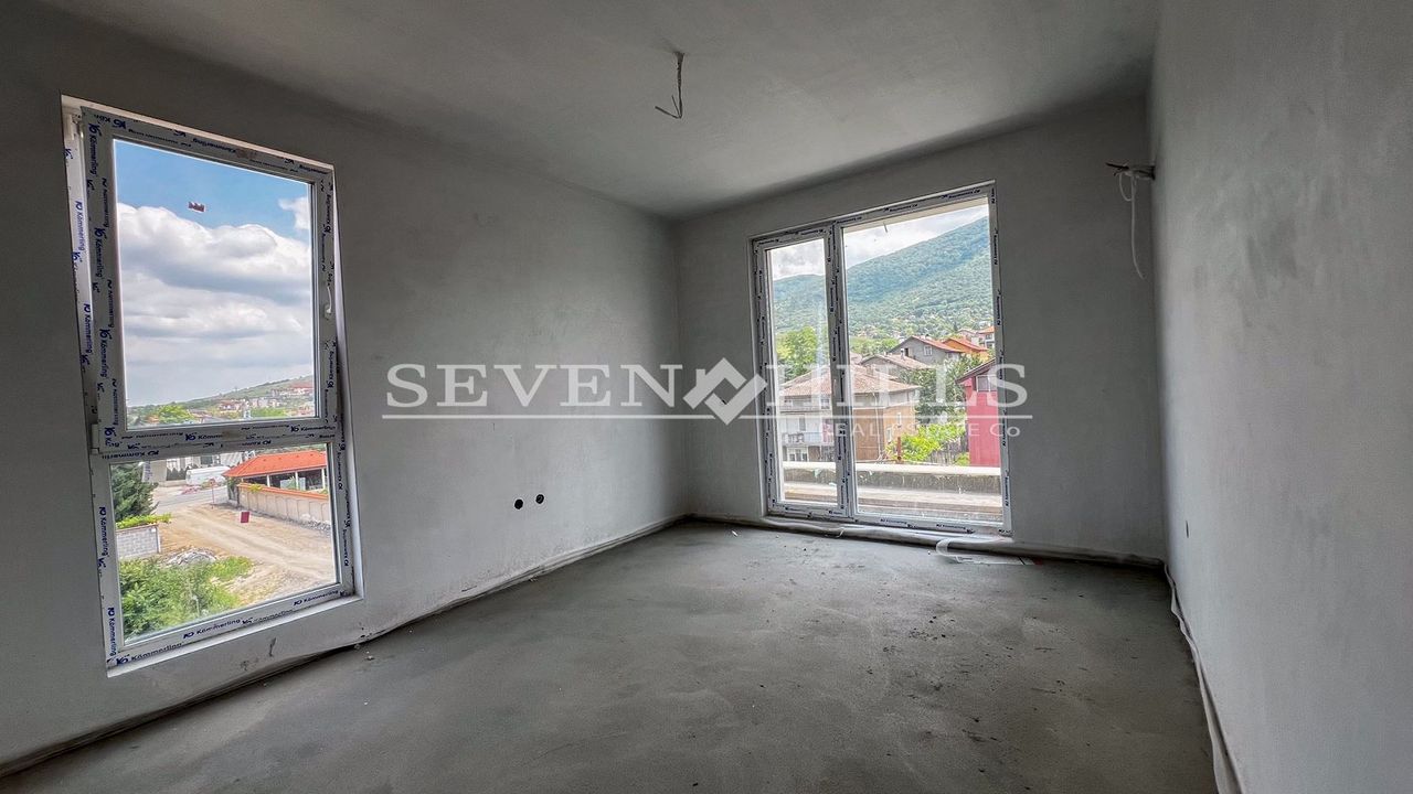 Продава се Тристаен апартамент в с. Марково, Област Пловдив - 133 кв.м за 1438 €/кв.м - Снимка #1