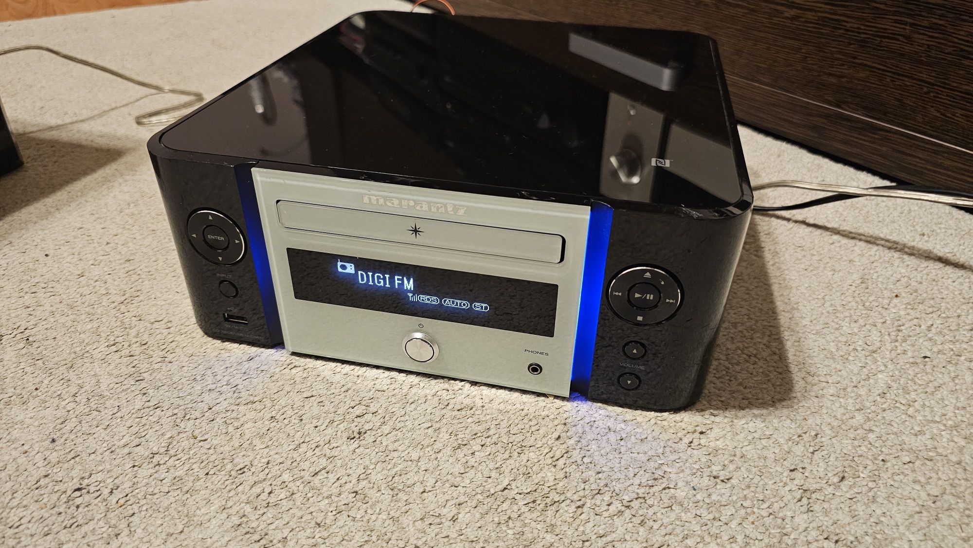 Amplituner Marantz M-CR625, cd, usb, bluetooth,tuner,  telecomanda.