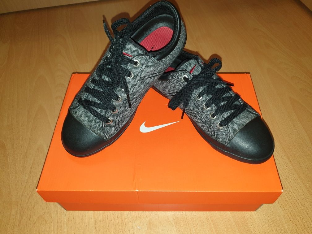 Tenesi sneakers casual Nike marime 39 impecabili