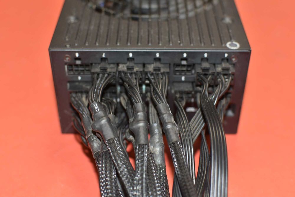 AX1200i ATX Power Supply  1200 Watt 80 PLUS PLATINUM Fully-Modular PSU