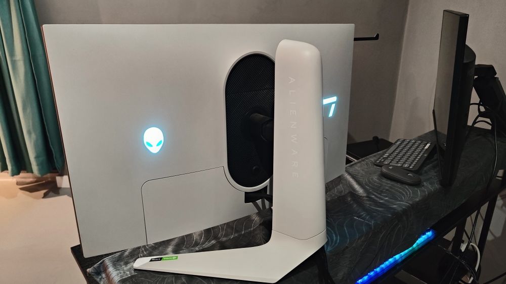 Monitor LED IPS Dell Alienware AW2723DF QHD
