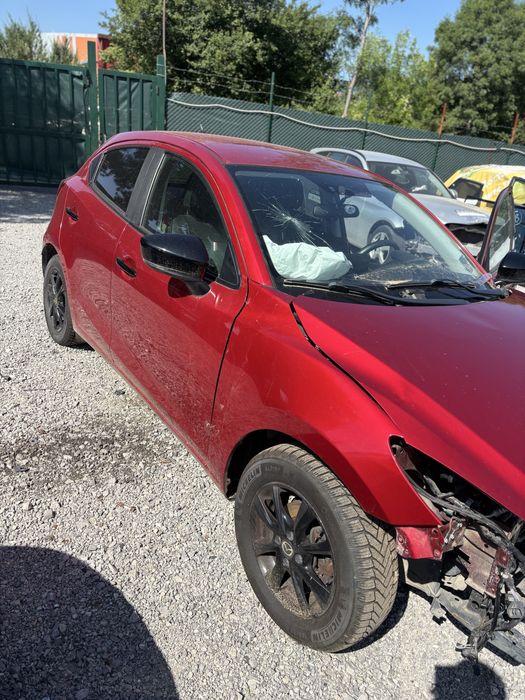 Mazda 2 бензин/автомат на части