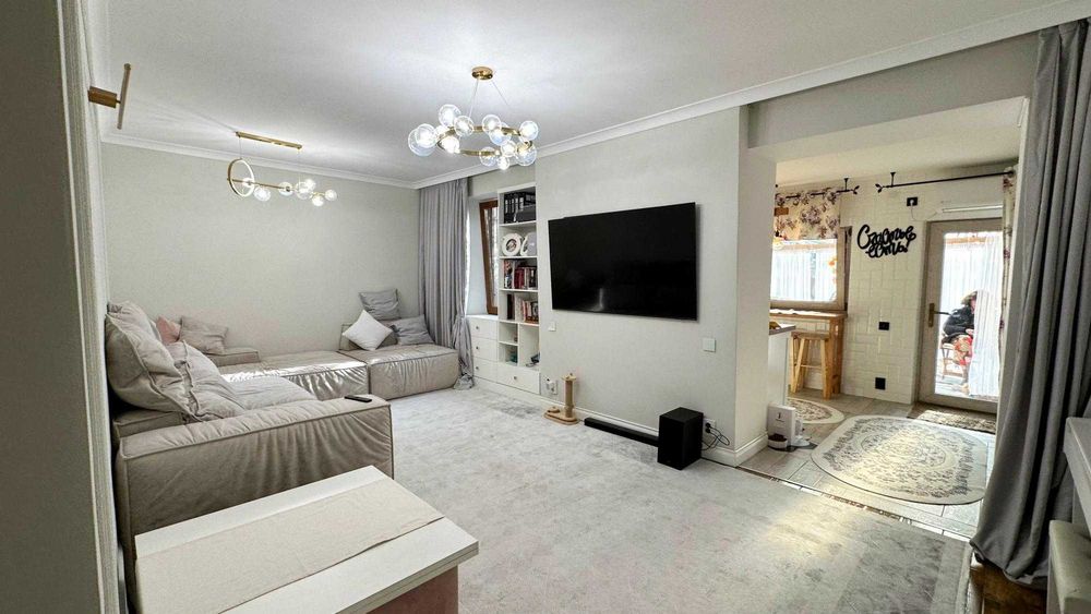 Продается 4-комнатная квартира в 5-мкр. Иван Империя