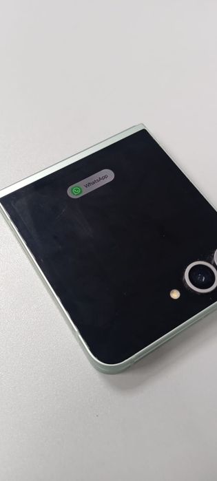 Samsumg Z flip 6 идеал телефон