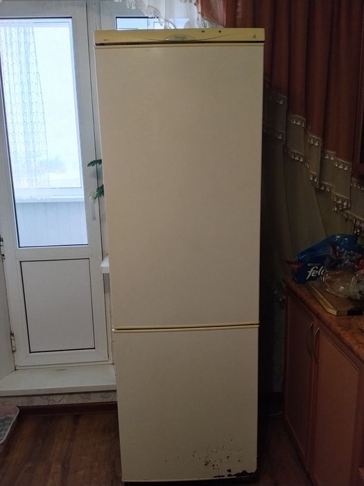 Продам холодильник