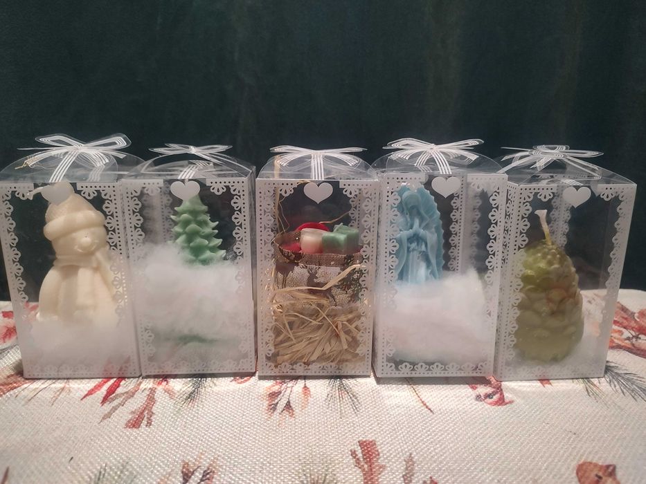 Коледни свещи различни фигурки