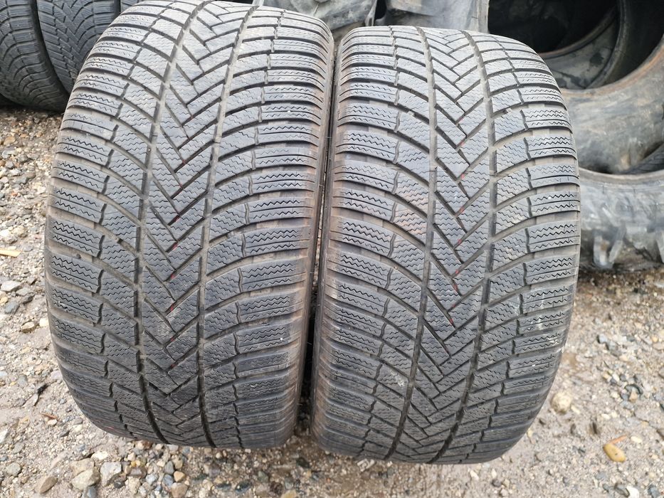 Anvelope 255/40R18 marca Bridgestone, DOT 2022 ,M+S, 7 mm