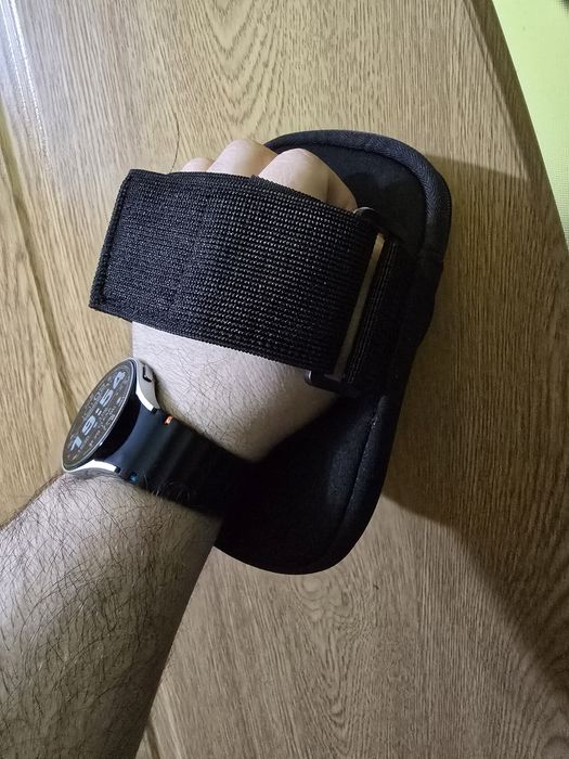 Vând geantă/borsetă sport  pentru telefon