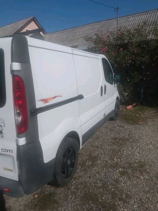 Dubă Opel Vivaro