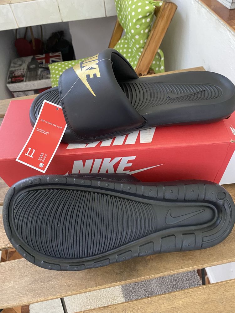 Nike Чехли Victori one slide