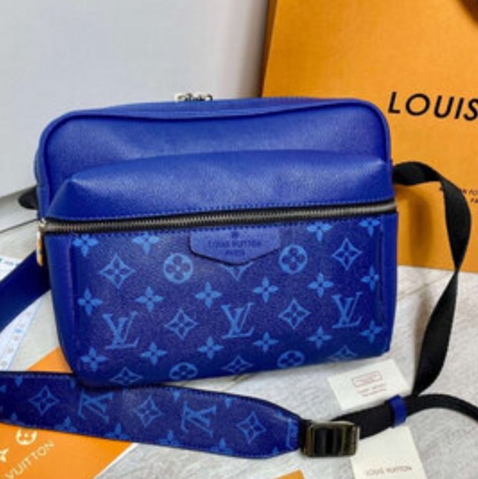 Продам мужскую сумку LOUIS Vuitton..