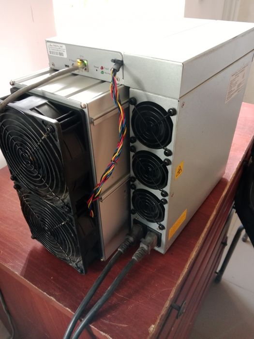 Продаю асик s19jpro 104th